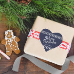 Trendig Navy Reindeer Typography God jul Hjärtformat Klistermärke<br><div class="desc">Den ge gåvan förenklas denna julhelg med dessa unika och moderna julklistermärken. Utformningen har en fenomenal marin blå bakgrund med det vita typografiska skriptet "God jul" och matchande hjort. Lägg enkelt till anpassningsbarnas ordalydelse i dessa helgdag genom att använda avsnittet "Redigera den här designmallen" eller klicka på knappen "Anpassa" för...</div>