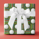 Trendig Oliv grönt Golf Boll och Tee Gift Presentpapper<br><div class="desc">Trendigets golfförpackning är papper. Vita golfplattor och bollar med flera färg i ett reglerat rutnät mönster över en djärv modern färgad-bakgrund. Lämpligt för jul,  helgdag,  Fars dag,  Mors dag,  studenten,  födelsedagar med mera! Perfekt till din speciella golfer. Kontakta om du behöver hjälp med eventuella anpassningar för att passa önskemål.</div>