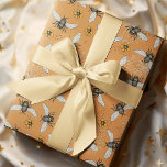 Trendig Orange Buzzing Honeybee for Vår & Summer Presentpapper<br><div class="desc">Ge liv åt naturens skönhet med vår smekande honungsbin mönster, med handritade illustrationer av Nathalie Portet. Mot en sjudande bakgrund av orangen blommar gult Cosmos blomma och skapar en sansad och vismisk scen. Perfekt för födelsedagar och sommardagar i Vår, naturentusiaster, älskare, trädgårdsmästare, möhippor och babyduschar med honungsbin. Med den här...</div>
