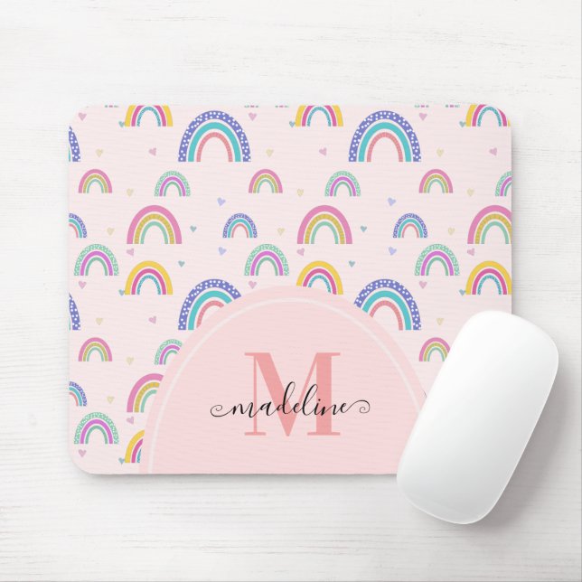 Trendig Pastel Rainbow Heart Elegant Monogram Musmatta (Med mus)