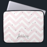 Trendig Pastel Rosa Chevron Dotty Personlig Laptop Fodral<br><div class="desc">Söt trendig,  schevron och mönster.</div>