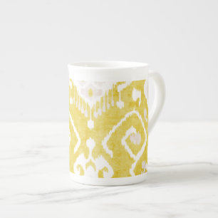 Trendig pastellgul och grå ikat tribal mönster benporslin mugg