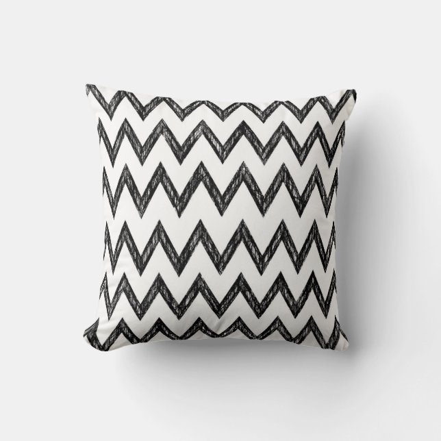 Trendig Pencil Black and White Chevron Mönster Kudde (Framsida)