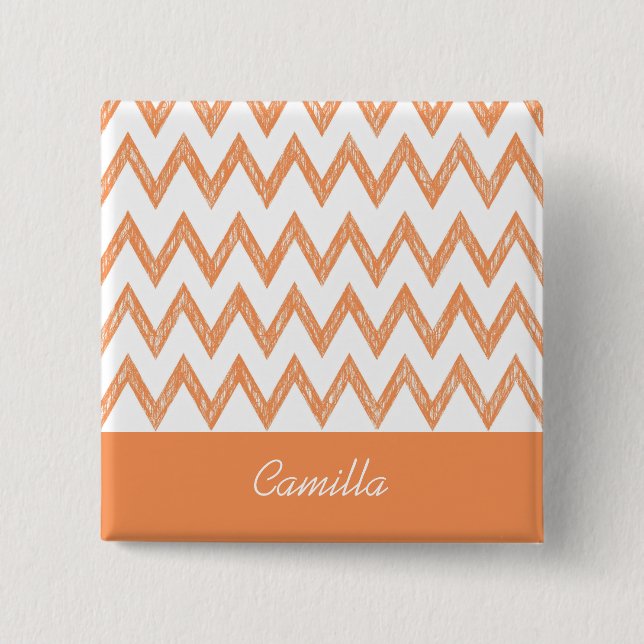 Trendig Pencil Orange Chevron Zigzags with Namn Knapp (Framsida)