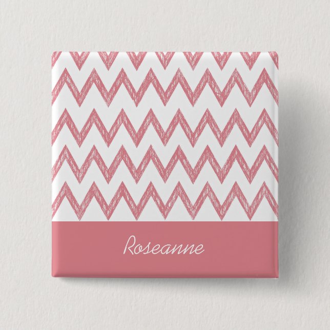 Trendig Pencil Rosa Chevron Zigzags with Namn Knapp (Framsida)