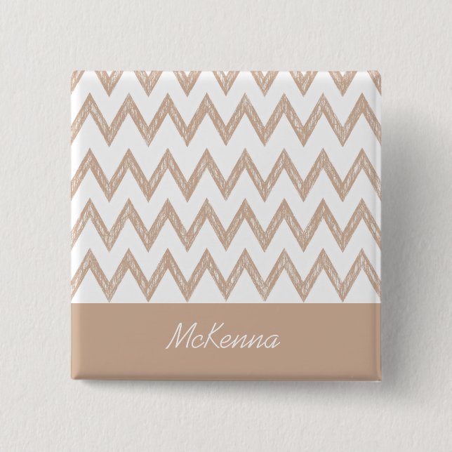 Trendig Pencil Tan Chevron Zigzags with Namn Knapp (Framsida)