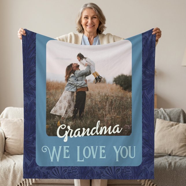 Trendig Personlig Foto Text Mormor Present Blå Fleecefilt (Chic Personalized Photo Text Grandma Gift Blue Fleece Blanket)
