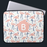 Trendig Princess Flamingo Pattern Monogram Rosa Laptop Fodral<br><div class="desc">Cute flamingos med krona mönster monogrammat laptop sleeve.</div>