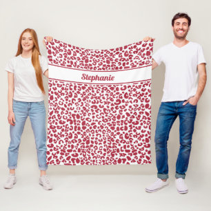 Trendig Red and White Leopard Print with Namn Fleecefilt