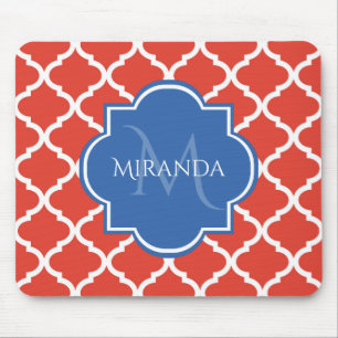 Trendig Red Quatrefoil Blue Monogram och Namn Musmatta