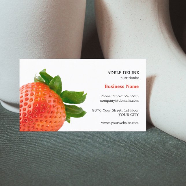 Trendig Red Strawberry Nutritionist Affärskort Visitkort (Skapare uppladdad)