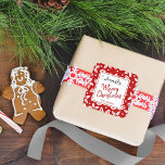 Trendig Red & White Festive-julklapp - etikett<br><div class="desc">Den ge gåvan görs lätt den här julhelgen med de unika och moderna julklämmorna. Utformningen har en fuktig röd bakgrund med vit festive foliage och typografi av trendiget. Lägg enkelt till anpassningsbarnas ordalydelse i dessa helgdag genom att använda avsnittet "Redigera den här designmallen" eller klicka på knappen "Anpassa" för att...</div>