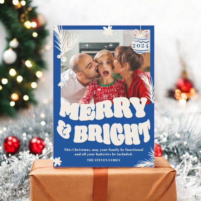 Trendig Roligt Merry & Bright blue jul-foto Julkort (Trendy Fun Merry & Bright blue Christmas photo Holiday Card)