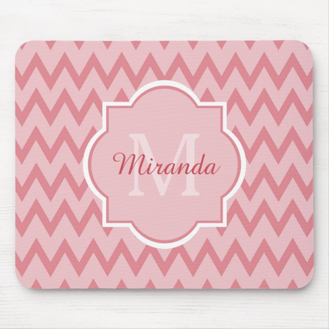 Trendig Rosa Chevron Zigzag Namn och Monogram Musmatta (Framsidan)
