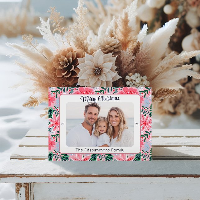 Trendig rosa modern God Jul-foto Julkort (Tropical Pink Floral Christmas Card)