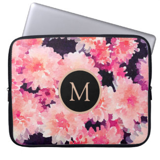 Trendig rosa vattenfärgsmonogram blommönster laptop fodral