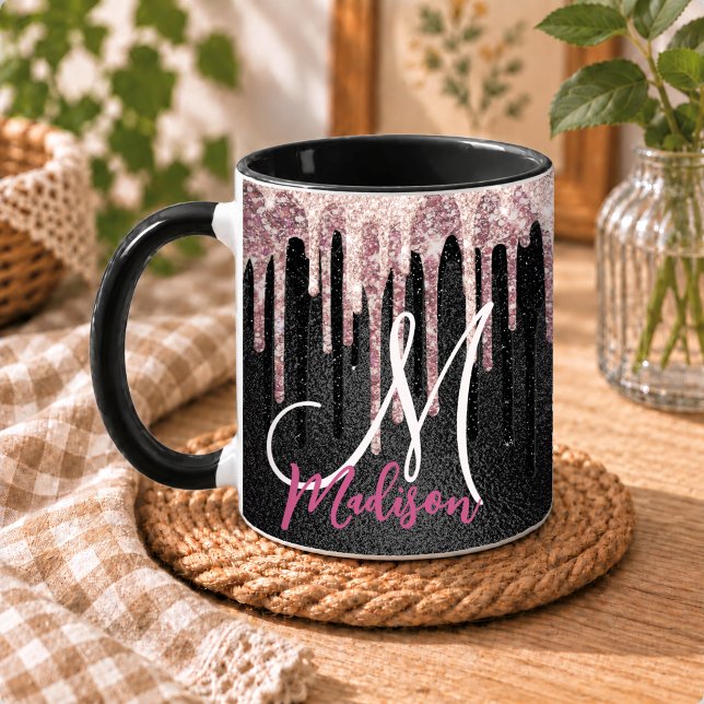 Trendig rosrod svart droppande monogram mugg (Skapare uppladdad)