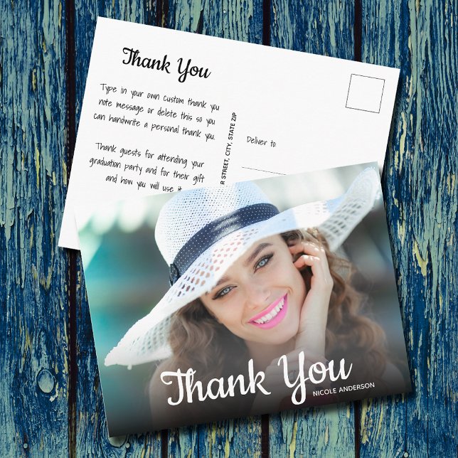 Trendig Script Tack Photo Studenten Vykort (Trendy Script Thank You Photo Graduation Postcards)