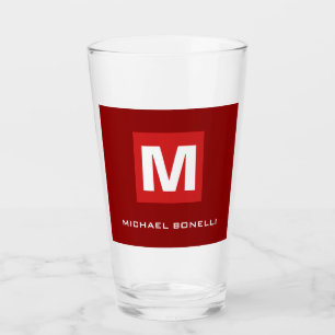 Trendig snyggt mörk röd vit monogram ditt namn glaskopp