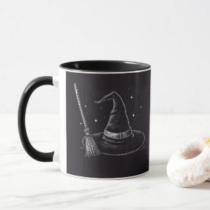 Trendig Spooky Halloween-häxhatt och bommarsvart Mugg