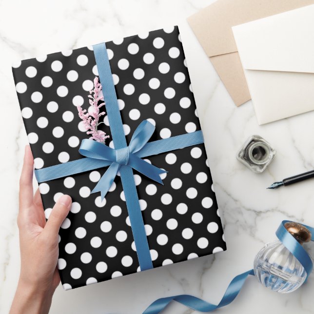 Trendig svart-vit prickig mönster presentpapper (Gifting)