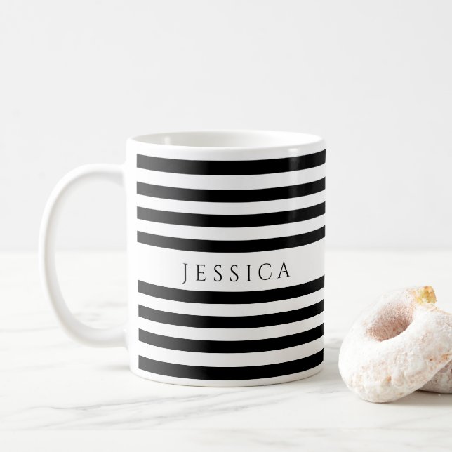 Trendig svart-vit randig mönster namn kaffemugg (Med munk)