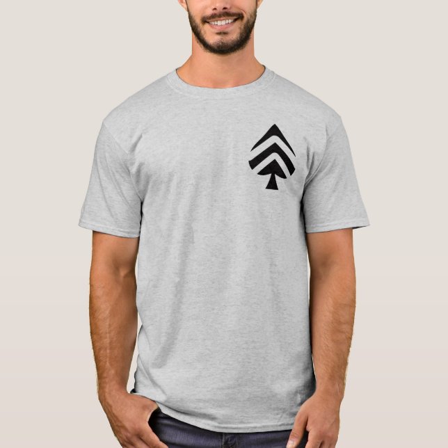 Trendig t-shirt med unik stil (Framsida)