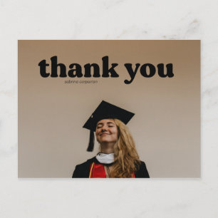 Trendig typografi examen tack svart vykort