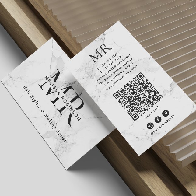 Trendig vit marmor makeup-artist monogram QR-kod Visitkort (Skapare uppladdad)