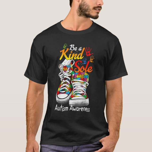 Trendiget är en slags "puzzle Shoes Autism Awarene T Shirt (Framsida)