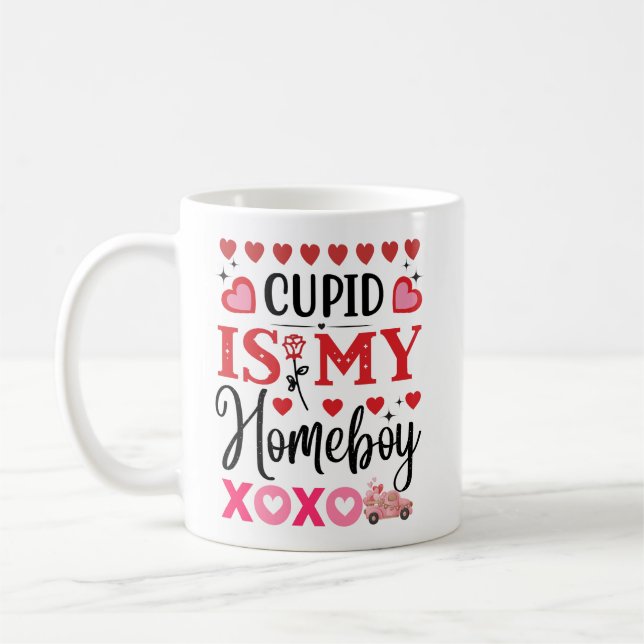 trendiget "Cupid is My Home Boy" Glossy Valentine Kaffemugg (Vänster)