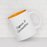 Trendiget Funny Quarantine ModernTypography Två-Tonad Mugg<br><div class="desc">Trendig,  lustigt kaffe mugg som säger "koffein och karantän" i snyggt,  modern typografi på det tvåtonade kaffet mugg. Perfektens gåva till någon som behöver lite roligt till den levande karantänen! Finns i många fler insida färg.</div>