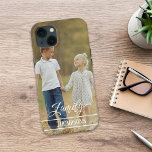 Trendiget Modern Grandparent Snyggt Photo<br><div class="desc">Fotofoto i personligen. En snyggt gåva till morföräldrar. Barnbarn i kalligrafi. Personlig med namn. Den här designen har en modern familj,  mormor och farfar,  skapar din egen,  design med en diy-telefon,  mall. trendig snyggt elegant,  chic,  iphone case,  instagram,  farföräldrar,  en underbar mor eller fars dag-presentidé</div>