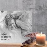 Trendigets foto och vad som är det mest positiva R Kakelplatta<br><div class="desc">Fånga livets vackra stunder med vår exklusiv Trendig Photo & What Matters mest Positive Red products. Smittsam positivitet och stil i vardagen med denna unika samling som sömlöst blandar moderna trender med tidlösa känslor. Oavsett om du behandlar dig själv eller överraskar en älskad, så ger vårt Trendig Photo & What...</div>