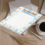 Trendigets moderna Daisy med blå vattenfärg att gö Anteckningsblock<br><div class="desc">Det här trendiget är anteckningsblocket Att göra lista med modern daisy med blå  med charmerande daisy i blå bakgrundsdesign,  vilket gör att alla skrivbord eller arbetsytor blir ljusare. Anpassa anteckningsblocket med ditt namn,  vilket är designat särskilt för dem som ska vara organiserade och snyggt.</div>