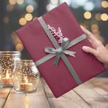 Trendigets Mörk Magenta Figursätta Papper Presentpapper<br><div class="desc">Trendigets Mörk Magenta inspirerad av Winter Berrys - julafton,  Papper minimalistisk Magenta röd,  Moody burgundy,  Vin Red,  Red Vin</div>