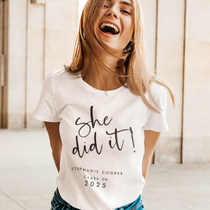 Trendigets skript som hon gjorde Namn 2025 Student T Shirt
