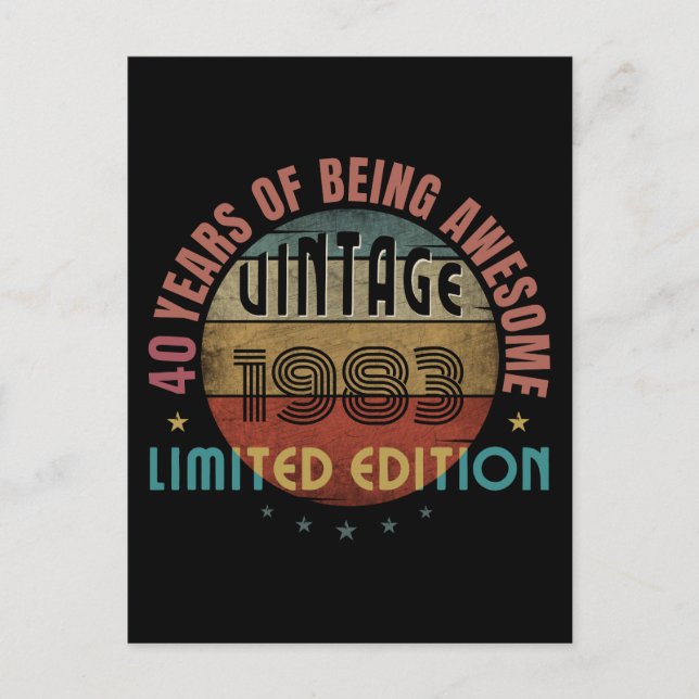 TRENDIGT FANTASTISKT FÖDELSEÅR FÖDELSEDAGS PRESENT VYKORT (Framsida)