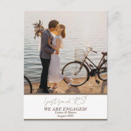 Trendigt Modernt Förlovningspar Foto Meddelande Vykort