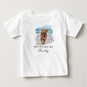Trendigt Skyddad Av Hund Anpassad Foto Och Text    T Shirt