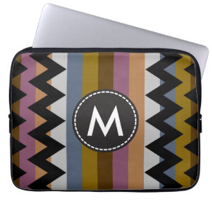 Trendigt snyggt chevron-randigt mönster laptop sleeve