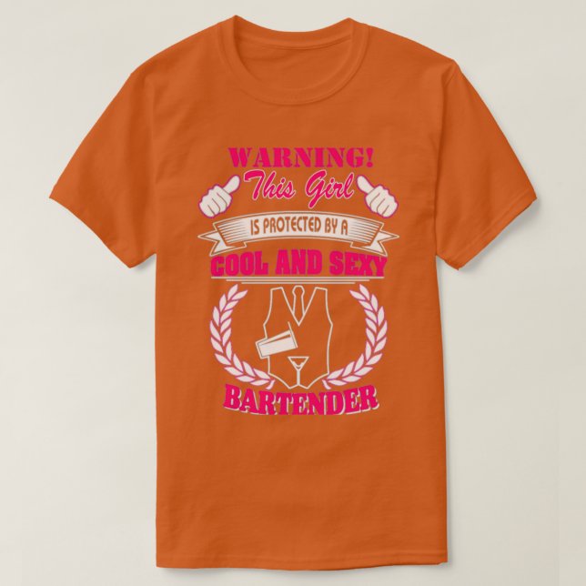 Trending Funny Girl Kärlek Bartender T Shirt (Design framsida)