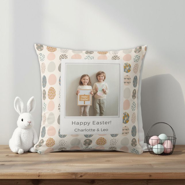 Trendy Pastel Easter Photo Throw Pillow | Personal Kudde (Skapare uppladdad)
