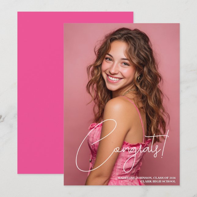 Trendy Pink Photo 2026 Graduation Announcement (Fram/baksida)