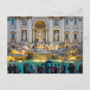 Trevi fontän i regn på natten Rom Italien Vykort