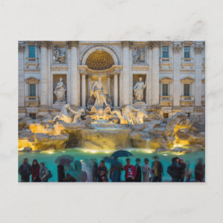 Trevi fontän i regn på natten Rom Italien Vykort