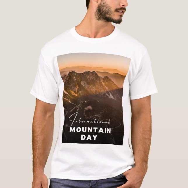 Trevlig Mountain dag  T Shirt (Framsida)