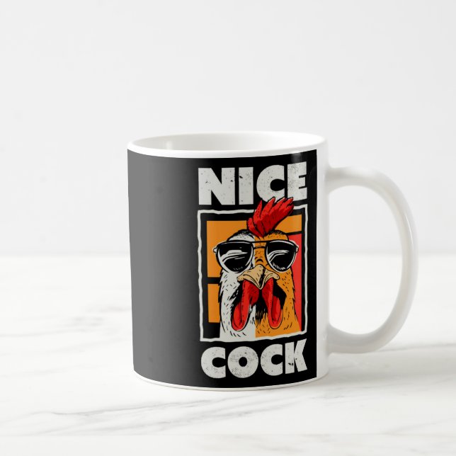 Trevlig tupp använder solglasögon  kaffemugg (Höger)