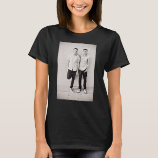 Trevor och Austin "Jag dejtar bara twillingar" T-shirt
