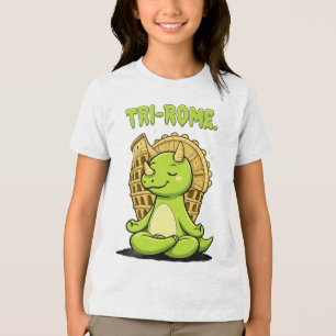 Tri-Rome Zen Triceratops: Söt dinosaurie-yoga på T Shirt